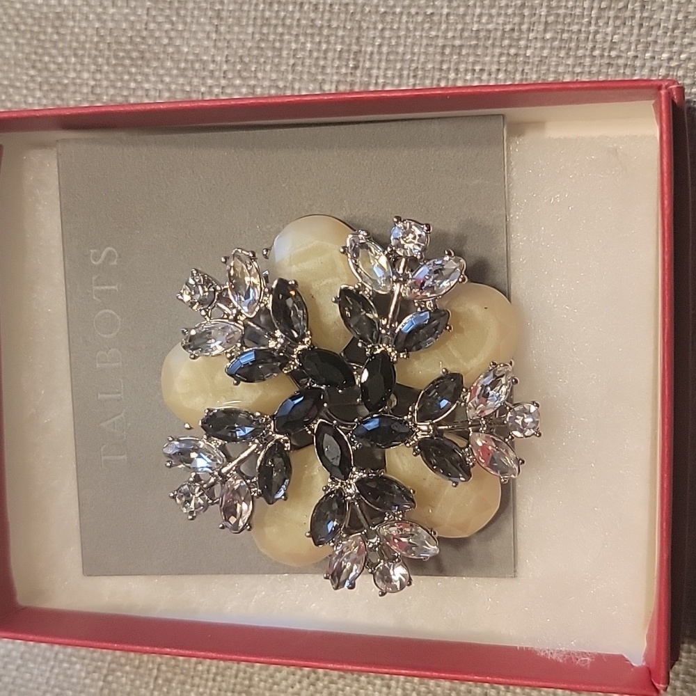 Brooch